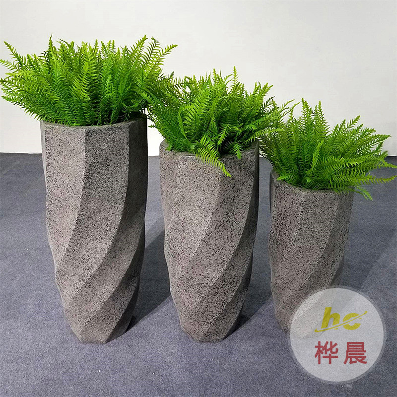 玻璃鋼雕刻花紋裝飾花盆款式哪家玻璃鋼廠多？